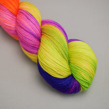 Load image into Gallery viewer, Glowtober - Micro Stripe Sock - 100g Skein