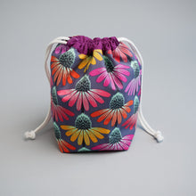 Load image into Gallery viewer, SUMMER SOLSTICE PROJECT BAG - QUARTERLY YARN CLUB 2023