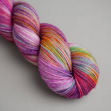 Load image into Gallery viewer, JUNE - YARN CLUB