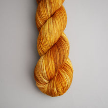 Load image into Gallery viewer, JULY-BRIAN WILDSMITH YARN CLUB