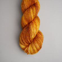 Load image into Gallery viewer, JULY-BRIAN WILDSMITH YARN CLUB