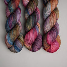 Load image into Gallery viewer, Mermaids Blush - Sock - 100g Skein