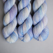 Load image into Gallery viewer, Frosty Shimmer - Sock - 100g Skein