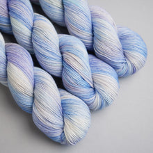 Load image into Gallery viewer, Frosty Shimmer - Sock - 100g Skein