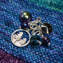 Load image into Gallery viewer, YULE STITCH MARKER SET - QUARTERLY YARN CLUB 2023