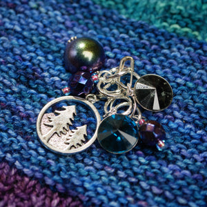 YULE STITCH MARKER SET - QUARTERLY YARN CLUB 2023