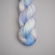 Load image into Gallery viewer, Frosty Shimmer - Sock - 100g Skein