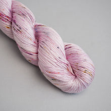 Load image into Gallery viewer, Scoople - Cupro - Fingering Weight - Plant Yarn
