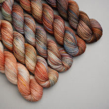 Load image into Gallery viewer, Worm Moon March Fade - Sock/Sparkle/DK - 5 x 20/50/100g's