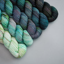 Load image into Gallery viewer, Mirkwood Fade - Sock/DK - 5 x 20/50/100g