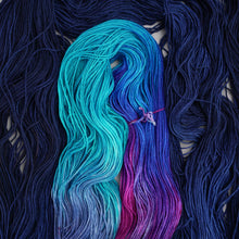 Load image into Gallery viewer, Hummingbird- Pooling Yarn - Sock - 100g Skein