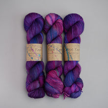 Load image into Gallery viewer, Setting Sun Blue - Sock - 100g Skein