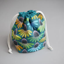 Load image into Gallery viewer, SPRING EQUINOX PROJECT BAG - QUARTERLY YARN CLUB 2023