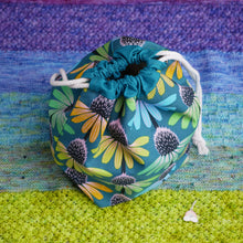 Load image into Gallery viewer, SPRING EQUINOX PROJECT BAG - QUARTERLY YARN CLUB 2023