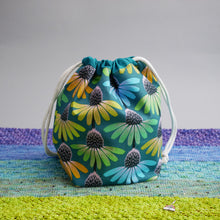 Load image into Gallery viewer, SPRING EQUINOX PROJECT BAG - QUARTERLY YARN CLUB 2023