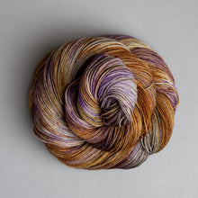 Load image into Gallery viewer, Queen B - Sock - 100g Skein